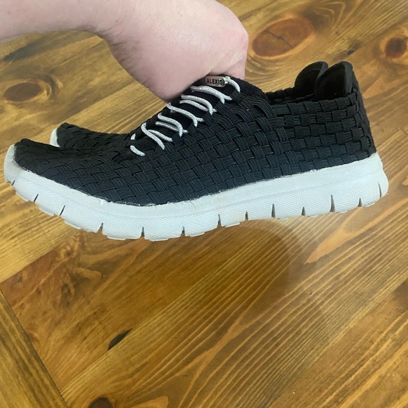 Women’s Black and White Zee Alexis Woven Sneakers - Picture 4 of 8